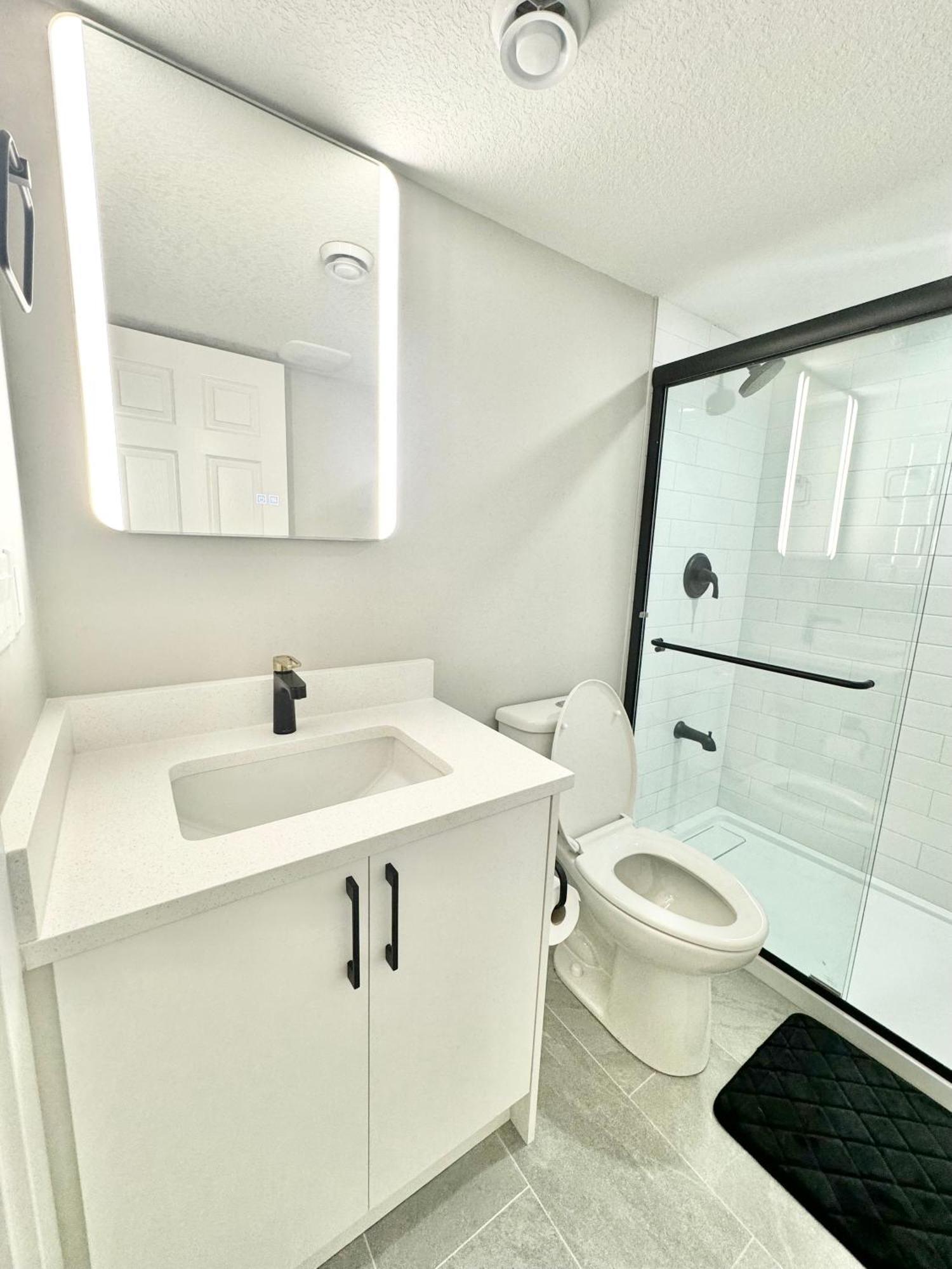 Private Modern Retreat In The Nw * Calgary